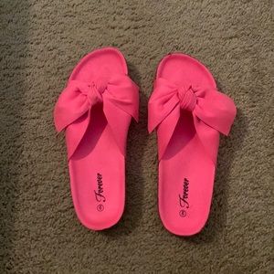 Pink bow slides